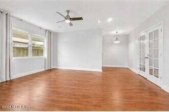 7403 NW 94th Way in Tamarac, FL - Building Photo - Building Photo
