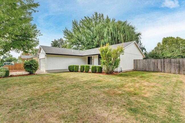 947 S 2nd Ave in Cornelius, OR - Building Photo - Building Photo