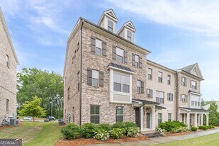 2252 Talmai Dr in Snellville, GA - Building Photo