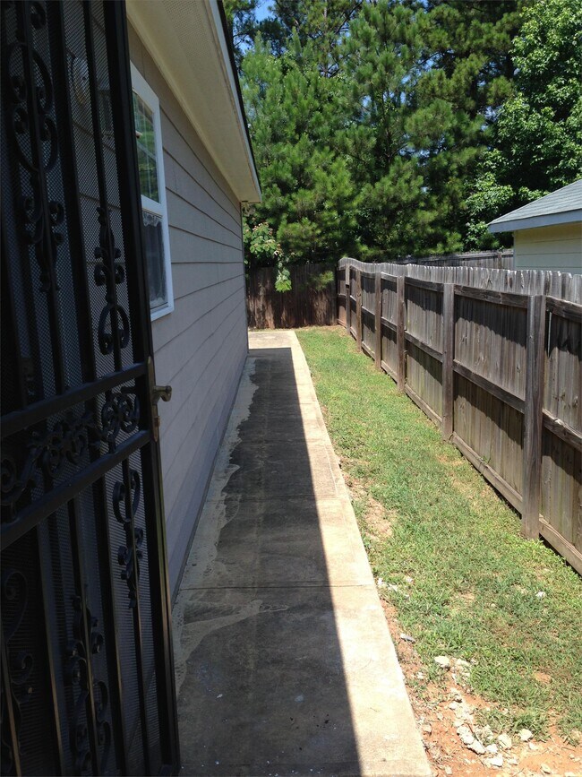 817 Pine Hill Ct in Phenix City, AL - Building Photo - Building Photo