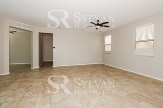 5015 S River Run Dr in Tucson, AZ - Building Photo - Building Photo