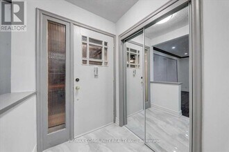 58 Gully Dr in Toronto, ON - Building Photo - Building Photo