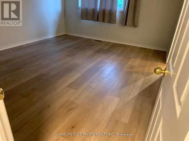 27 Moresby St in Richmond Hill, ON - Building Photo - Building Photo