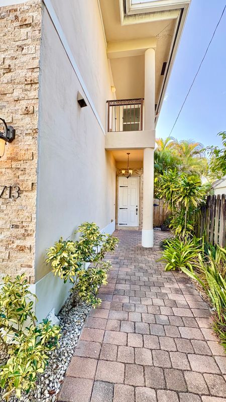 713 SW 8th Ave in Fort Lauderdale, FL - Building Photo - Building Photo