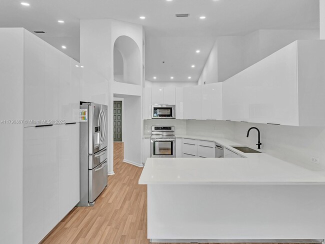 3420 Washington Ln in Hollywood, FL - Foto de edificio - Building Photo
