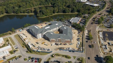 Avenida Watermarq at Germantown 55+ Apartments in Germantown, TN - Building Photo - Building Photo