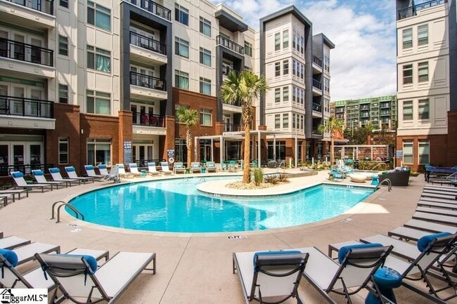 212 E Broad St in Greenville, SC - Building Photo - Building Photo