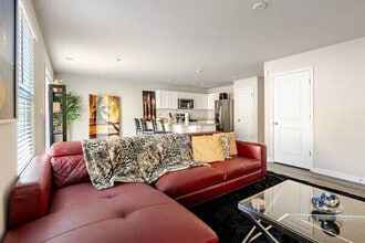 43 L Gurley Ln in Dallas, GA - Foto de edificio - Building Photo