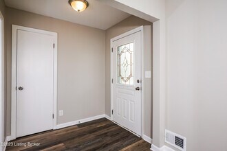 9607 Walnutwood Way in Jeffersontown, KY - Building Photo - Building Photo