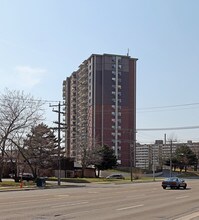 Scarborough Golf Apartments in Toronto, ON - Building Photo - Building Photo
