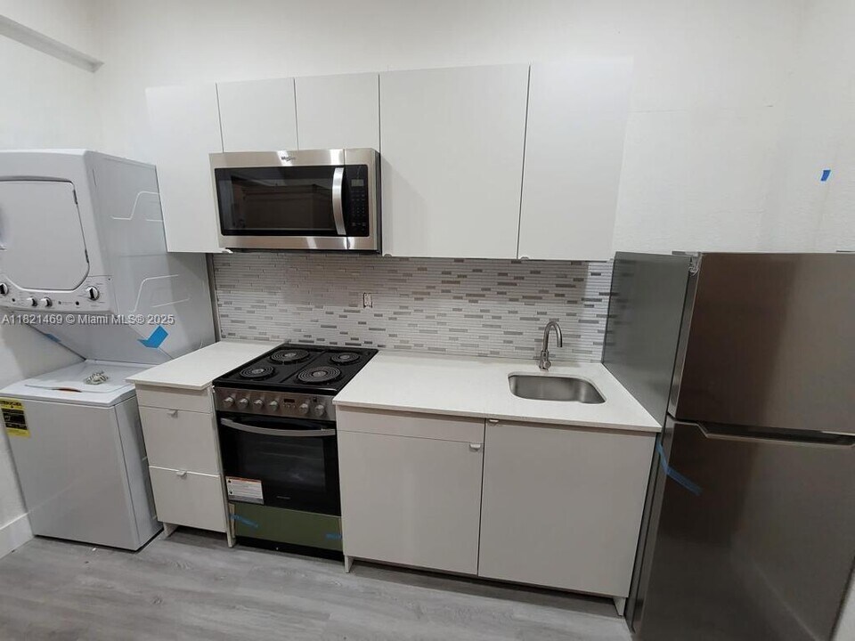 734 SW 4th St in Miami, FL - Building Photo