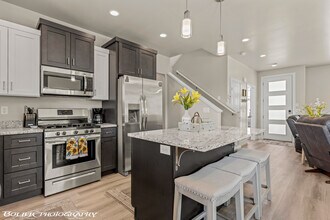 355 W Clf Vw Ln in Hildale, UT - Building Photo - Building Photo