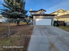 2018 Garnett Way NW in Edmonton, AB - Building Photo
