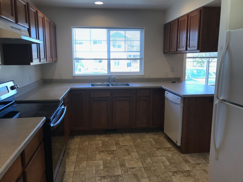 1096 Longbow Ln in Bozeman, MT - Foto de edificio