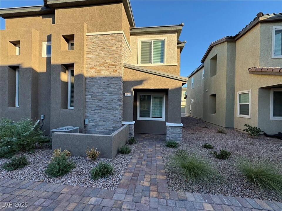 197 Wewatta Ave in Henderson, NV - Foto de edificio