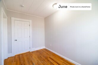 Private bedroom in 4 bed/1 bath Home in Boston, MA - Building Photo - Building Photo