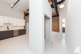 213 N Racine Ave in Chicago, IL - Building Photo - Building Photo