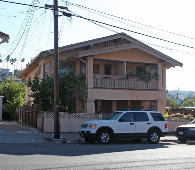 1414-1418 1/2 Logan St in Los Angeles, CA - Foto de edificio - Building Photo