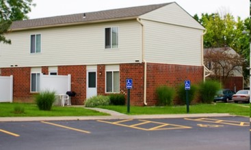 Franklin Commons in Franklin, OH - Building Photo - Building Photo