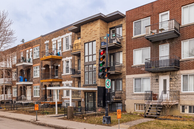 2845 Rosemont Boul in Montréal, QC - Building Photo - Primary Photo