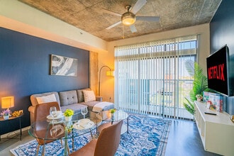 810 N 4th St in Phoenix, AZ - Foto de edificio - Building Photo