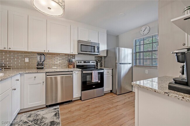 5314 Treetops Dr in Naples, FL - Building Photo - Building Photo
