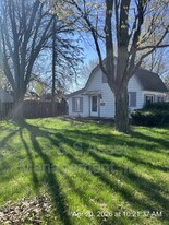 300 E Everettdale Ave in Lansing, MI - Building Photo