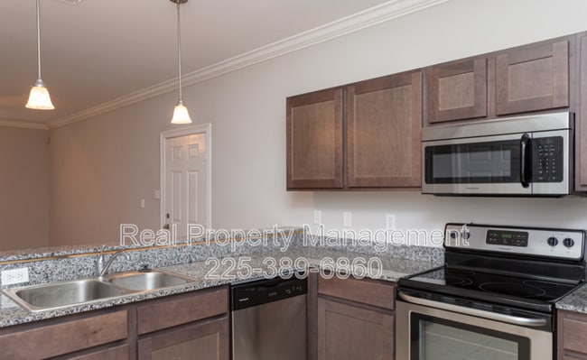 property at 30914 LA-16