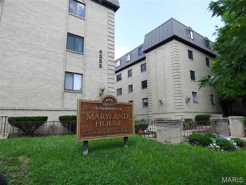 4355 Maryland Ave, Unit 207 in St. Louis, MO - Building Photo