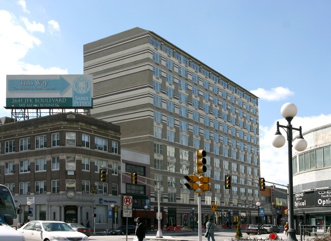 State Square Apartments in Jersey City, NJ - Foto de edificio - Building Photo