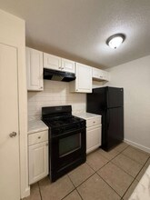 4107 Hunting Path in San Antonio, TX - Building Photo - Building Photo