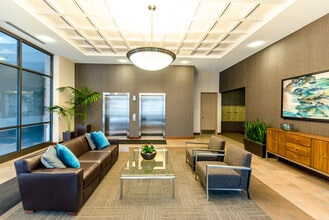 850 Village Center Dr in Burr Ridge, IL - Foto de edificio - Building Photo