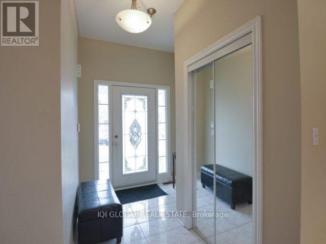 5619 Longboat Ave in Mississauga, ON - Building Photo - Building Photo