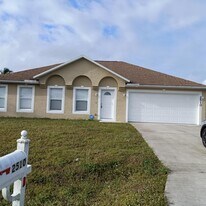 2510 SW Chestnut Ln in Port St. Lucie, FL - Building Photo
