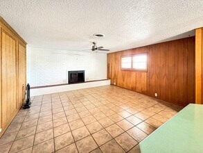 1026 E Highland Dr in Hobbs, NM - Building Photo - Building Photo