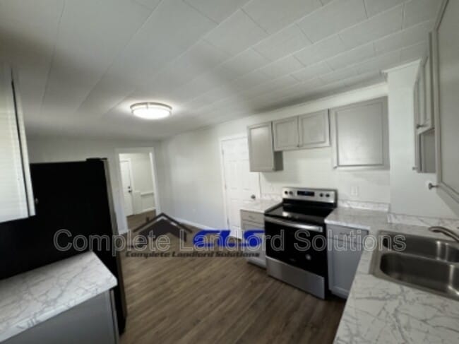 1404 S 11th St in Terre Haute, IN - Building Photo - Building Photo