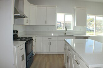 7612 Xavier Ave in California City, CA - Building Photo - Building Photo