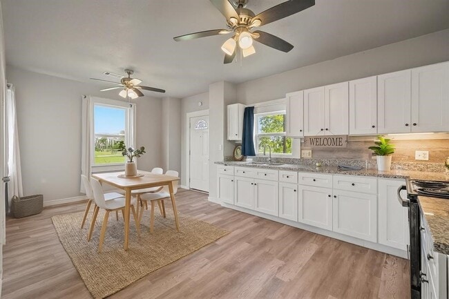 2714 Avenue H in Galveston, TX - Building Photo - Building Photo