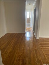 50 S Middle Neck Rd-Unit -1H in Great Neck, NY - Building Photo - Building Photo
