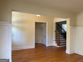 706 Jackson Miller Cir in Powder Springs, GA - Foto de edificio - Building Photo