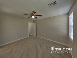 8424 Quarentina Ave in Las Vegas, NV - Building Photo - Building Photo