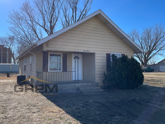 property at 111 W 6th Ave