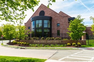 LIA by Vermella in Orange, NJ - Foto de edificio - Building Photo