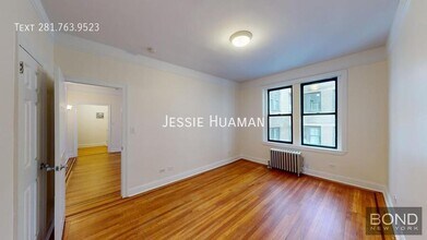 218 W 10th St in New York, NY - Building Photo - Building Photo