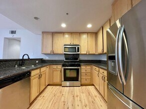 63 Bassett St in San Jose, CA - Building Photo - Building Photo