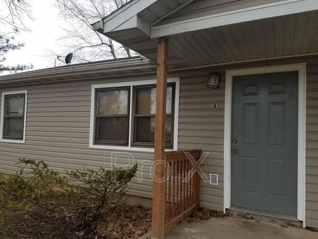 property at 909 E Quincy St