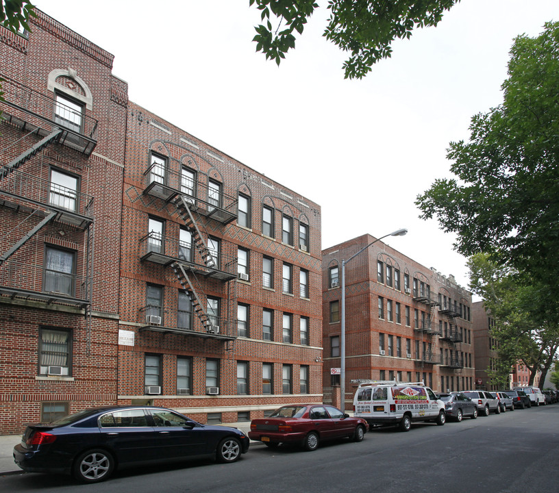 Lincoln in Astoria, NY - Building Photo