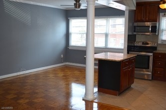 100 Luttgen Pl-Unit -B-3 in Linden, NJ - Building Photo - Building Photo