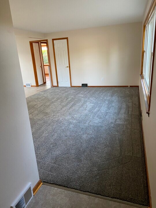 2207 Station Rd in Erie, PA - Building Photo