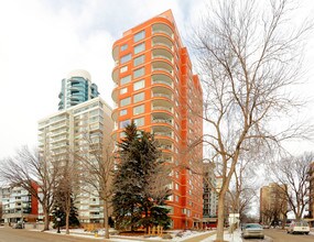 10010 119th St NW in Edmonton, AB - Building Photo - Building Photo